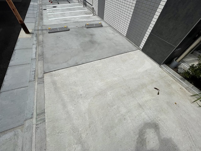 28/30 駐車場
