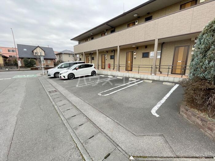 2/6 駐車場