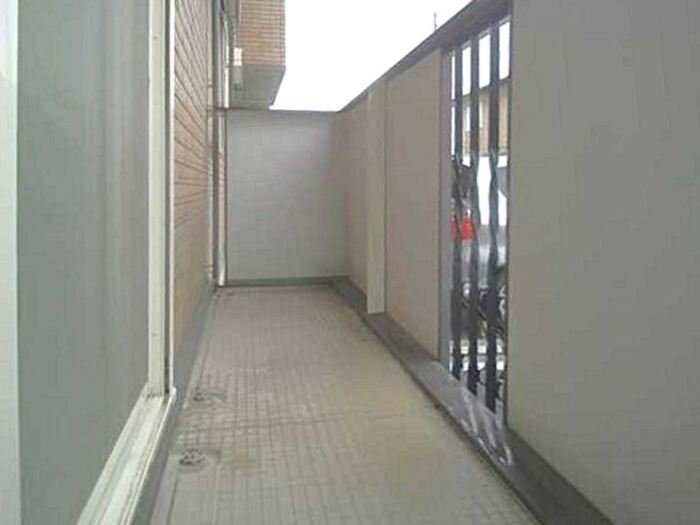 14/28 バルコニー