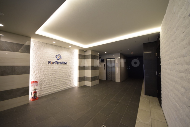 18/28 エントランス