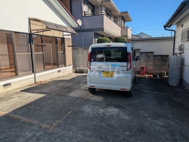 2/6 駐車場
