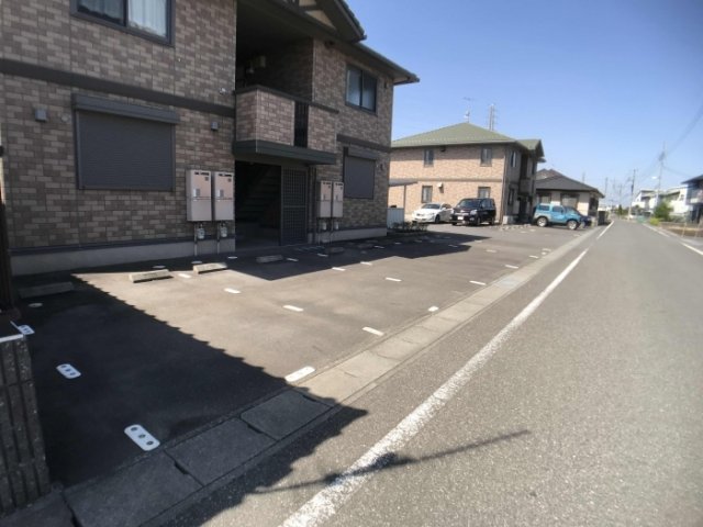 17/22 駐車場