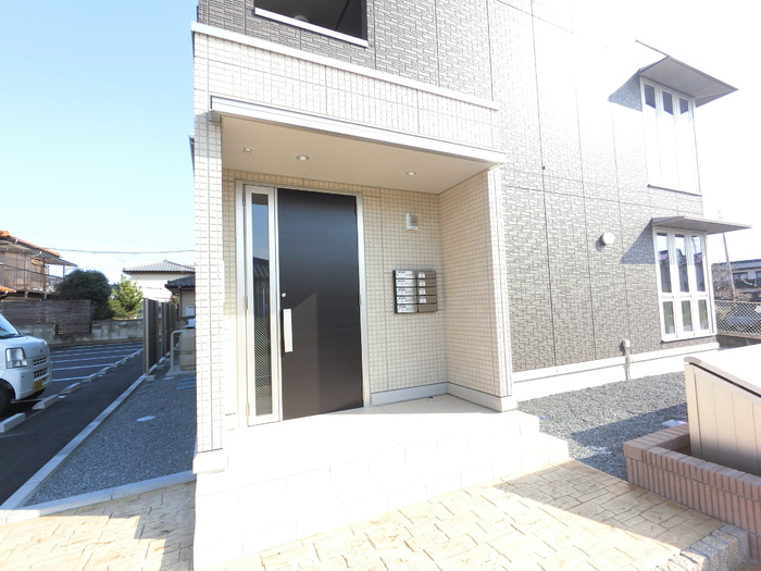 18/24 エントランス