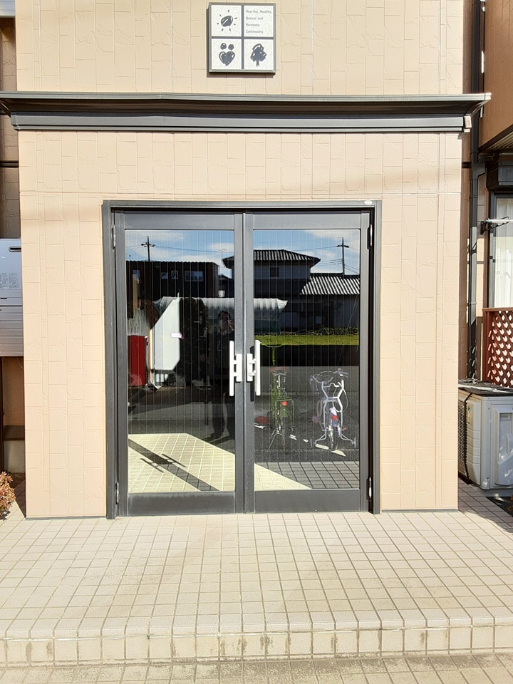 23/30 エントランス