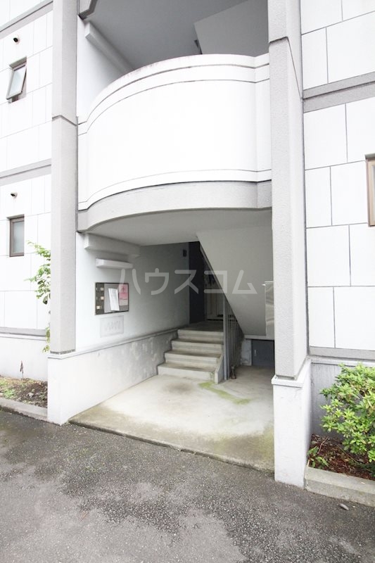 16/22 エントランス