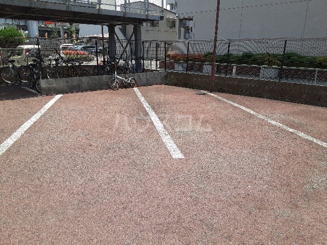 19/28 駐車場