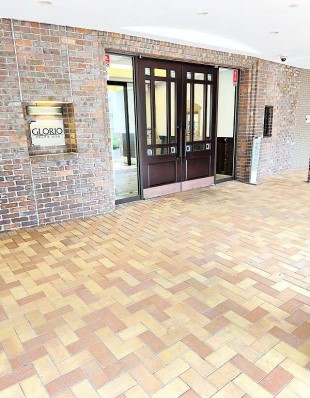 21/30 エントランス