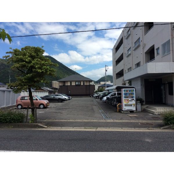 13/17 エントランス