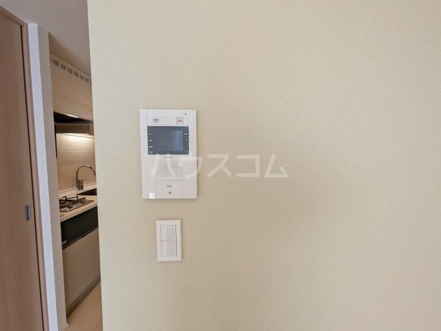 18/28 エントランス