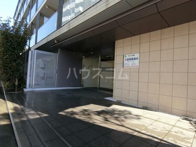 18/28 エントランス