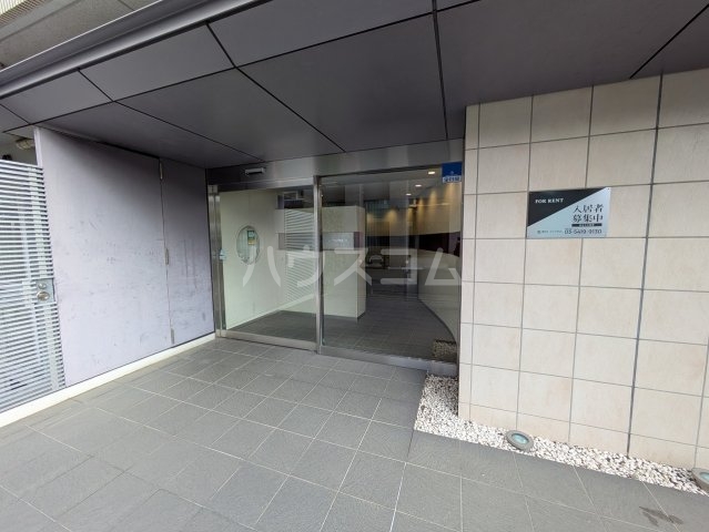 21/30 エントランス