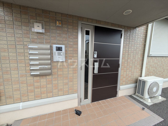 25/30 エントランス