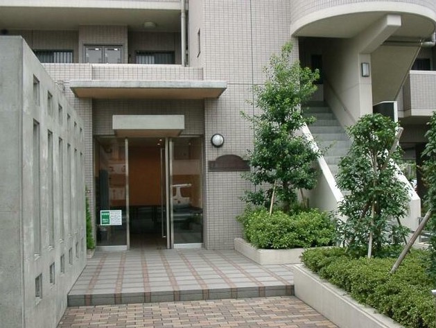 14/20 エントランス