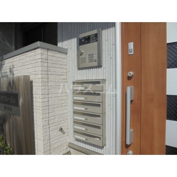 17/25 エントランス