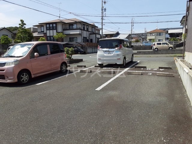 2/5 駐車場