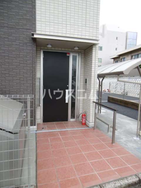 23/24 エントランス