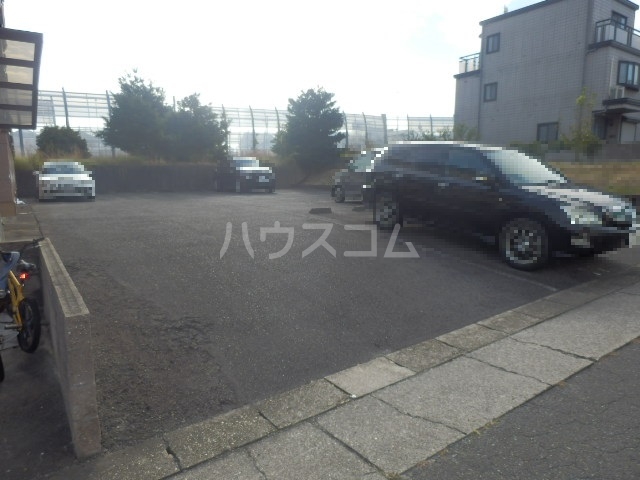 23/30 駐車場