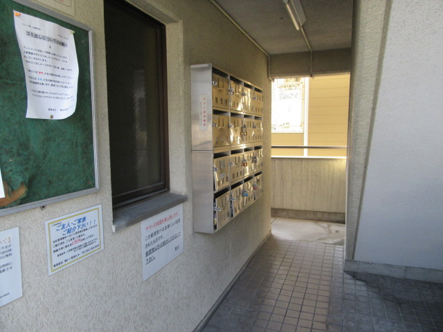 18/21 エントランス