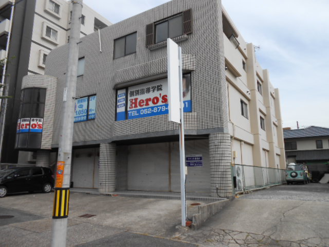 22/30 エントランス