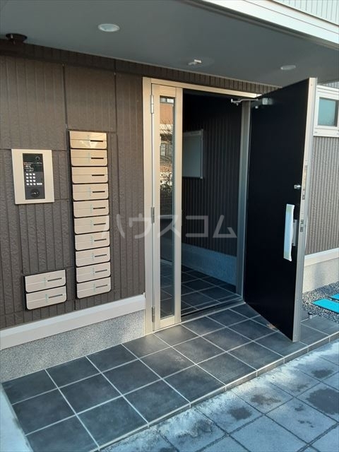 21/26 エントランス