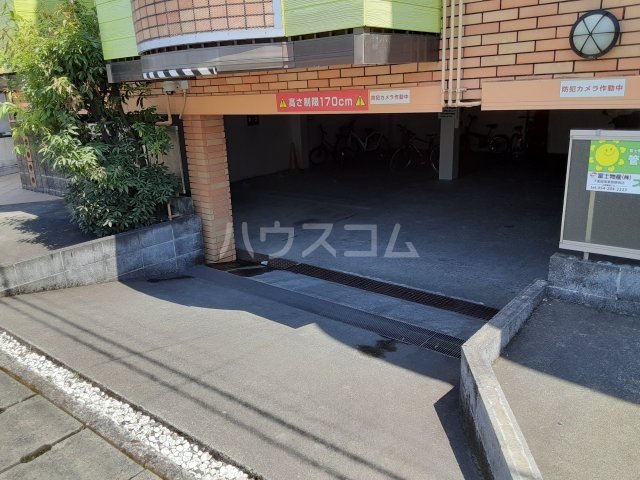 18/19 駐車場