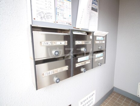 16/25 エントランス