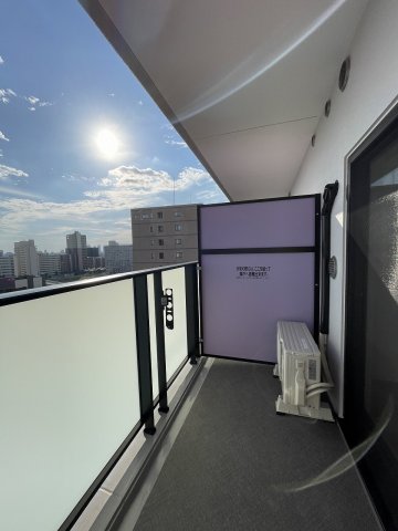 19/28 バルコニー