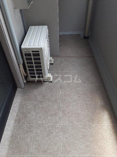 19/27 バルコニー