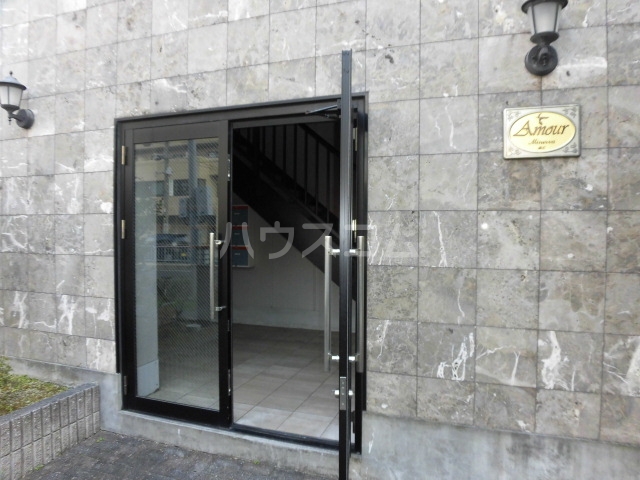 22/26 エントランス