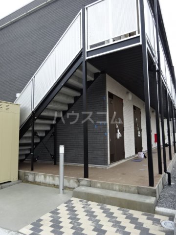 21/30 エントランス