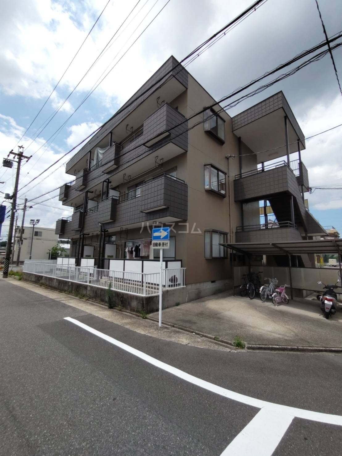 2/4 駐車場