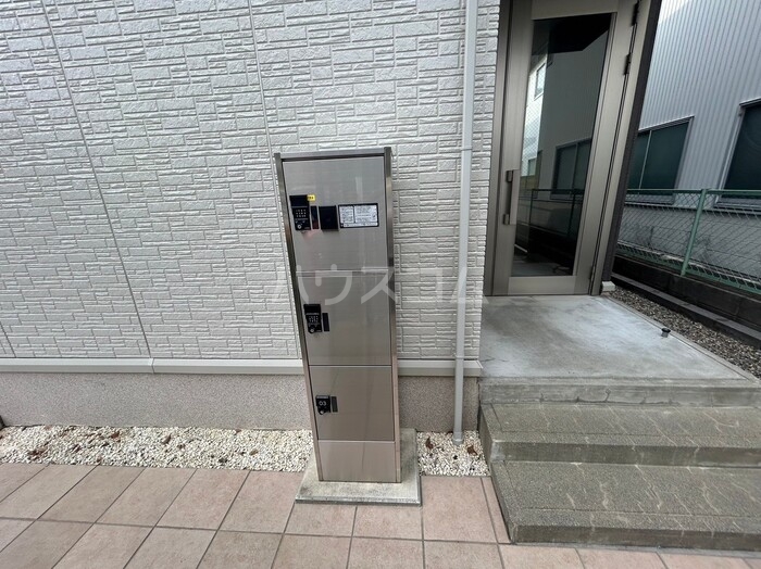 20/21 エントランス