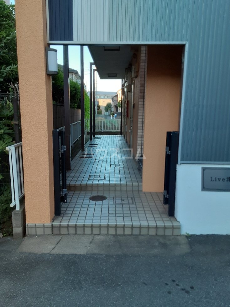 20/30 エントランス