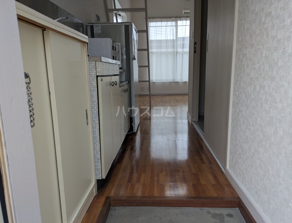 22/30 エントランス