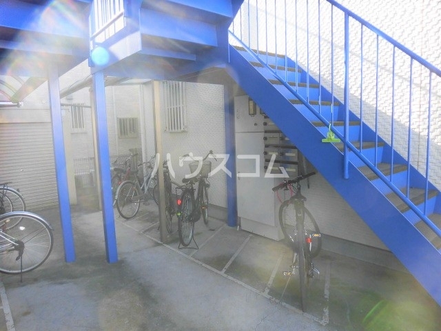 2/4 エントランス