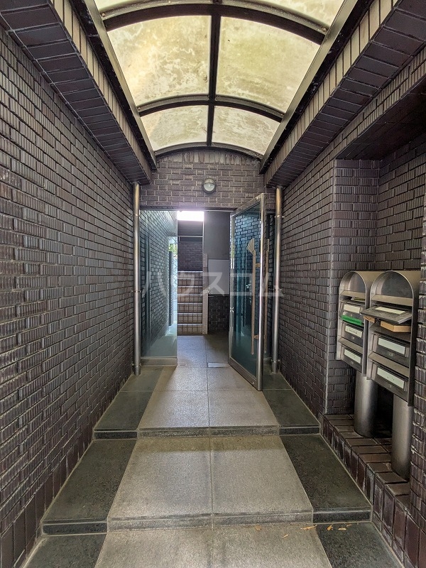 2/4 エントランス