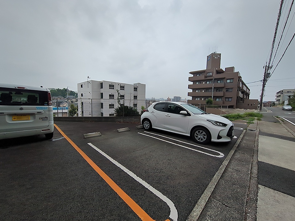 28/30 駐車場