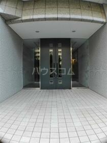 21/30 エントランス