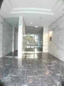 22/30 エントランス