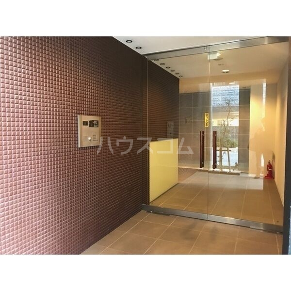 14/22 エントランス