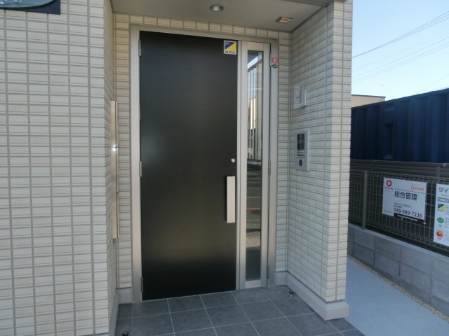 24/30 エントランス