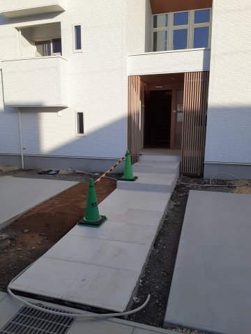 21/24 エントランス