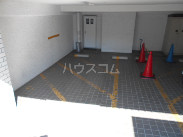 23/29 駐車場