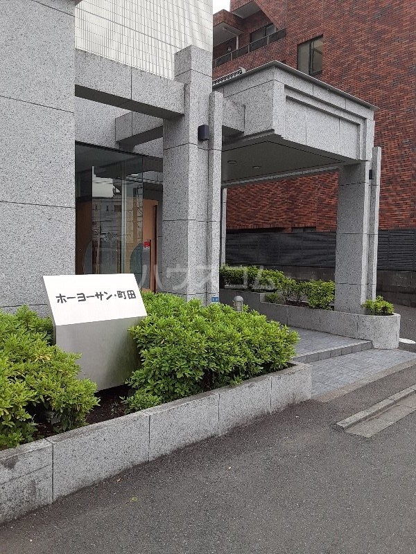 21/30 エントランス