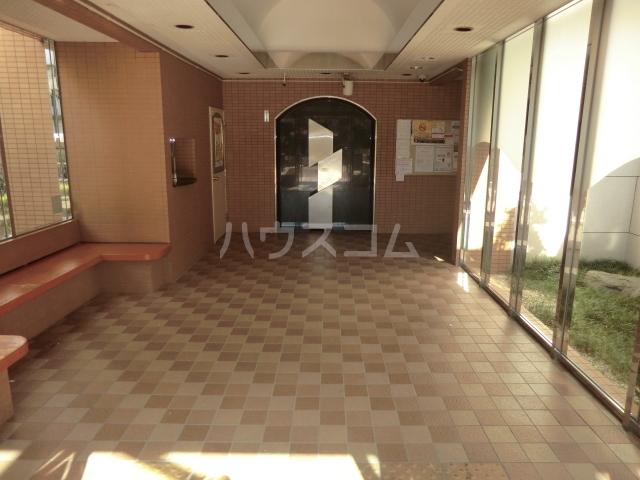 22/24 エントランス