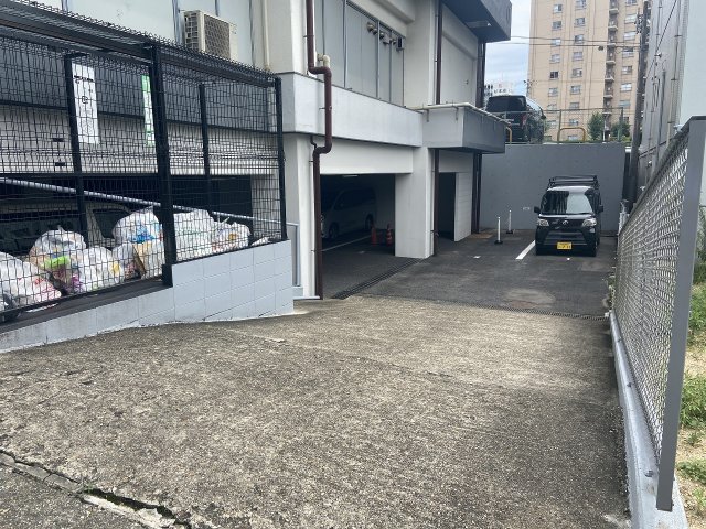 22/30 駐車場