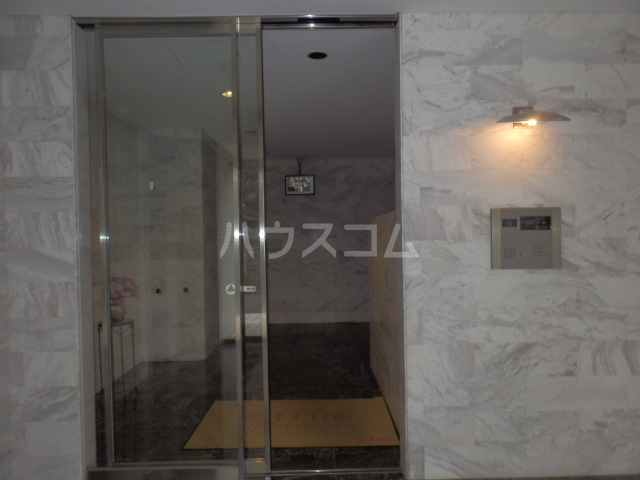 16/26 エントランス