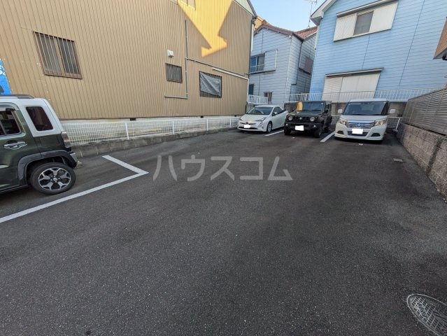 22/27 駐車場