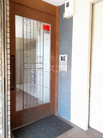 25/30 エントランス