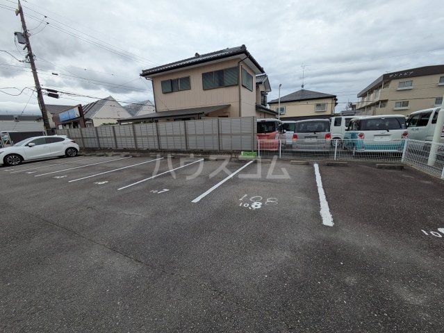 20/28 駐車場